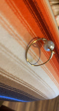 Load image into Gallery viewer, Twisted Pearl ring
